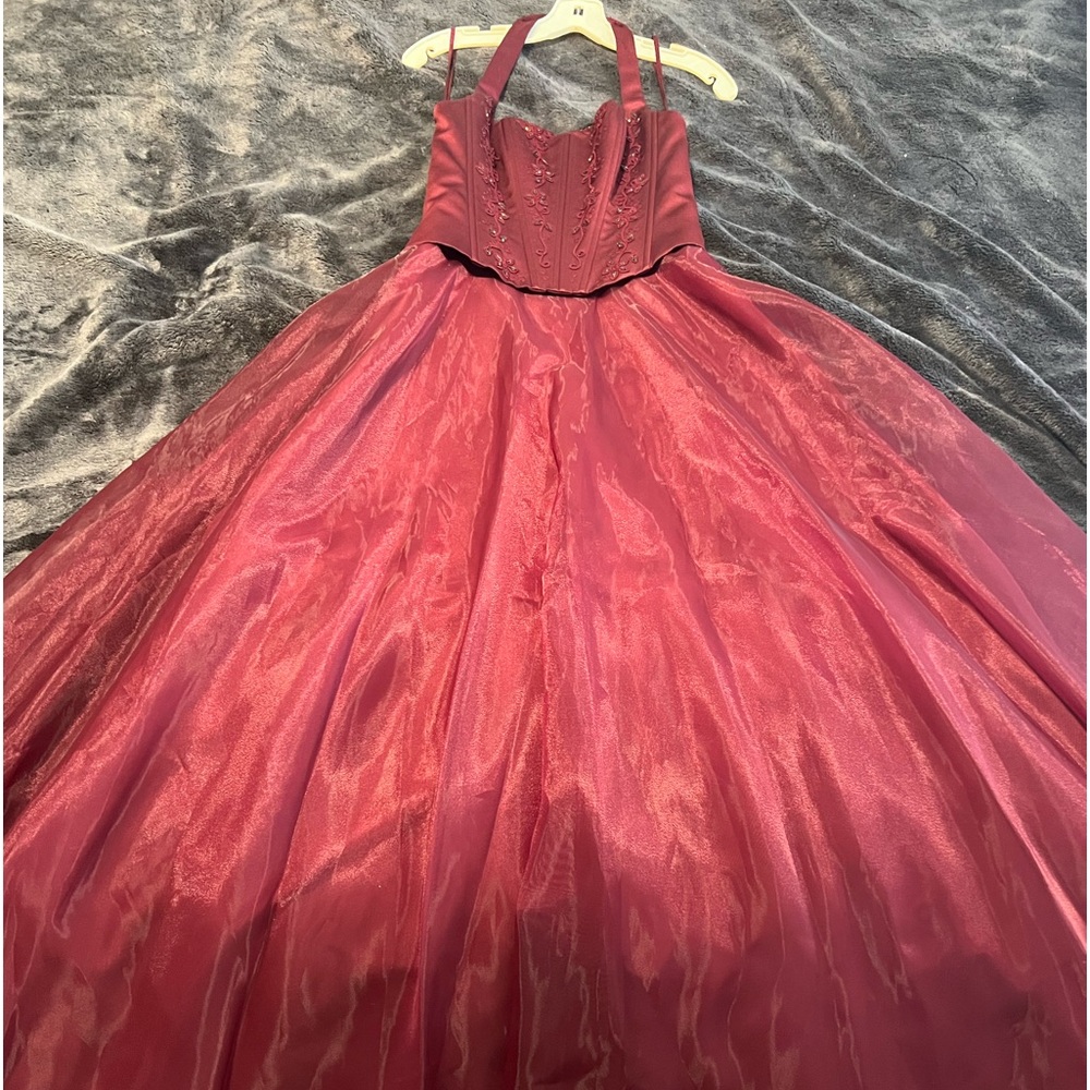 Maroon prom/bridesmaid dress